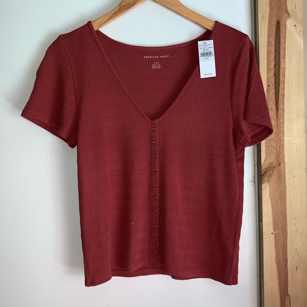 American Eagle v neck snap front t shirt